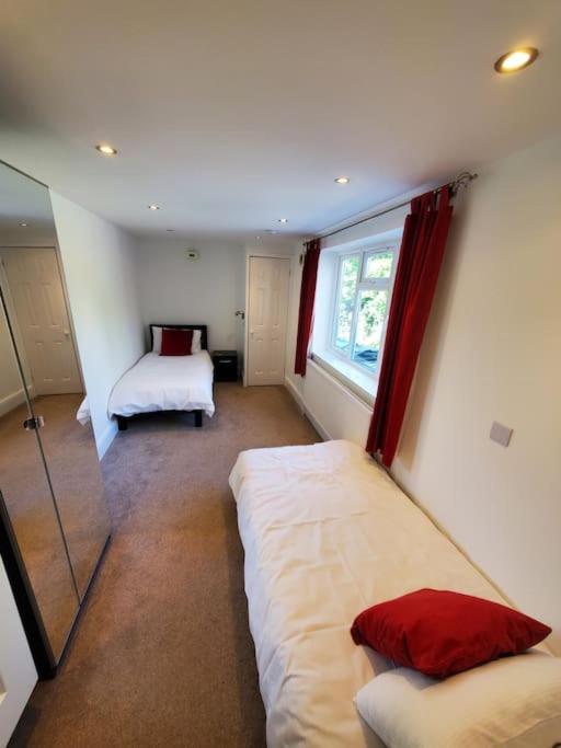 Central Windsor 2 Bedroom Flat With Free Parking Exteriér fotografie