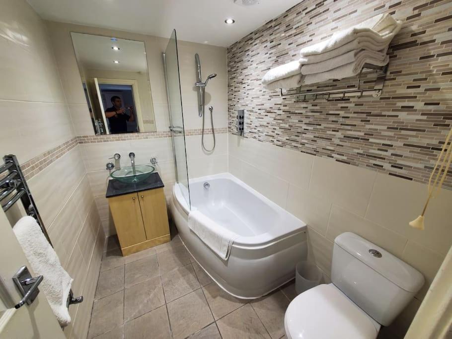 Central Windsor 2 Bedroom Flat With Free Parking Exteriér fotografie